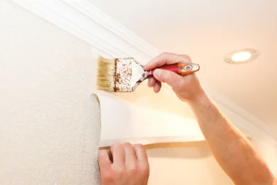 Pose de papier peint à Gourdièges — revêtements muraux et toiles de verre